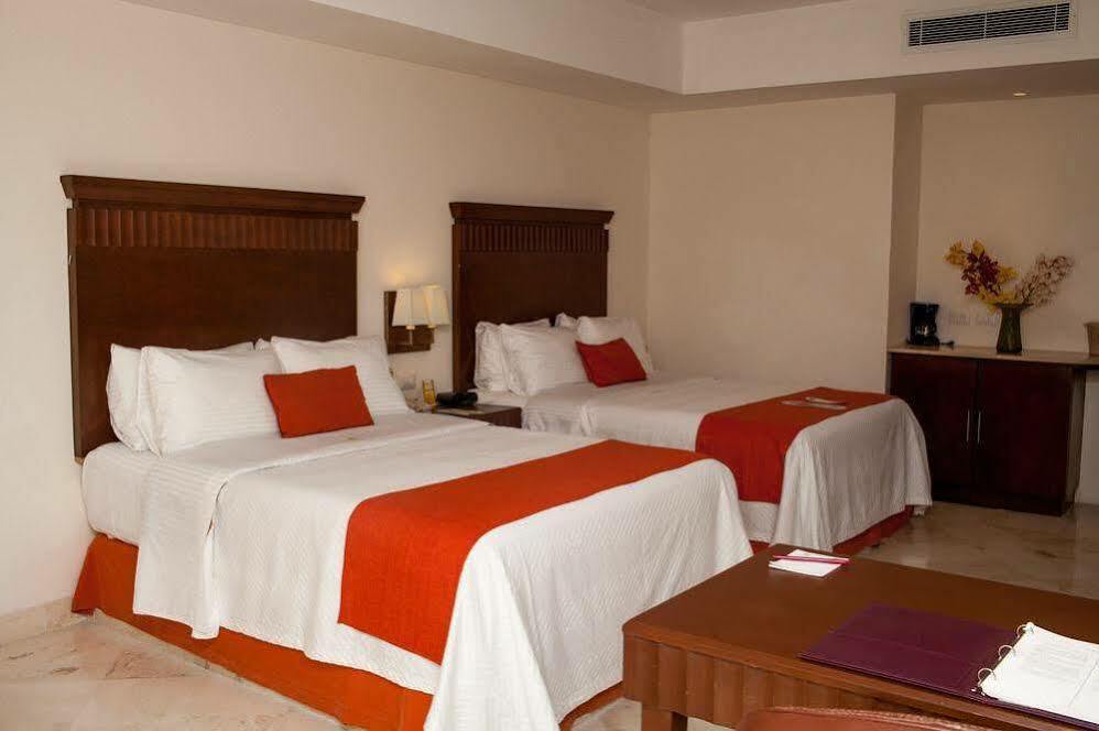 Ramada Plaza By Wyndham Veracruz Boca Del Rio Exterior photo